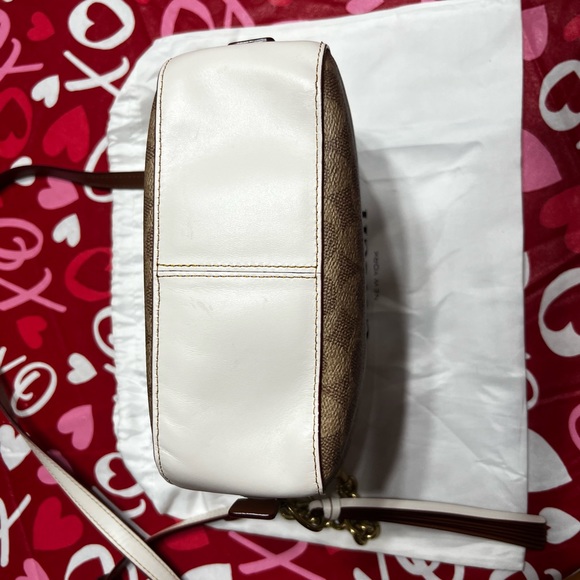 Authentic Coach Camera Bag in signature canvas. Great condition - Picture 2 of 8
